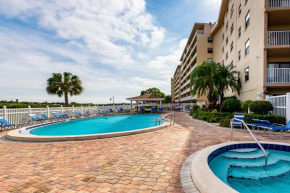 Bayshore Yacht & Tennis Club by Florida Lifestyle Vacation Rentals
